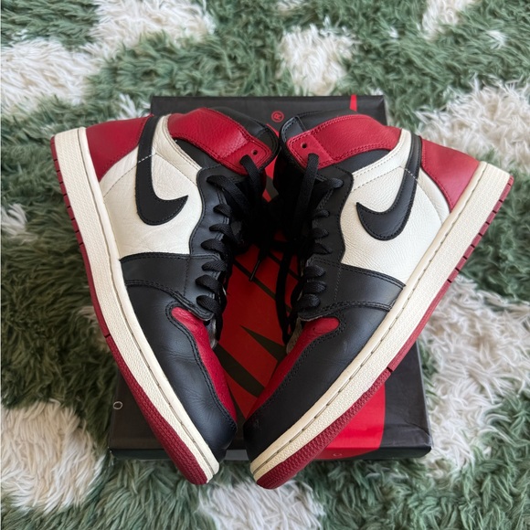 Nike Air Jordan 1 High Top - Black, Red, White